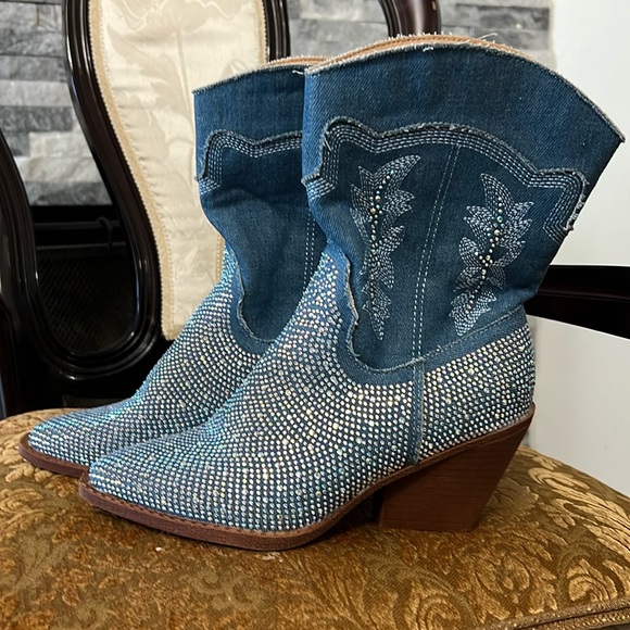 Shoes - Denim bootwestern  rhinestone brand new new tag size 7